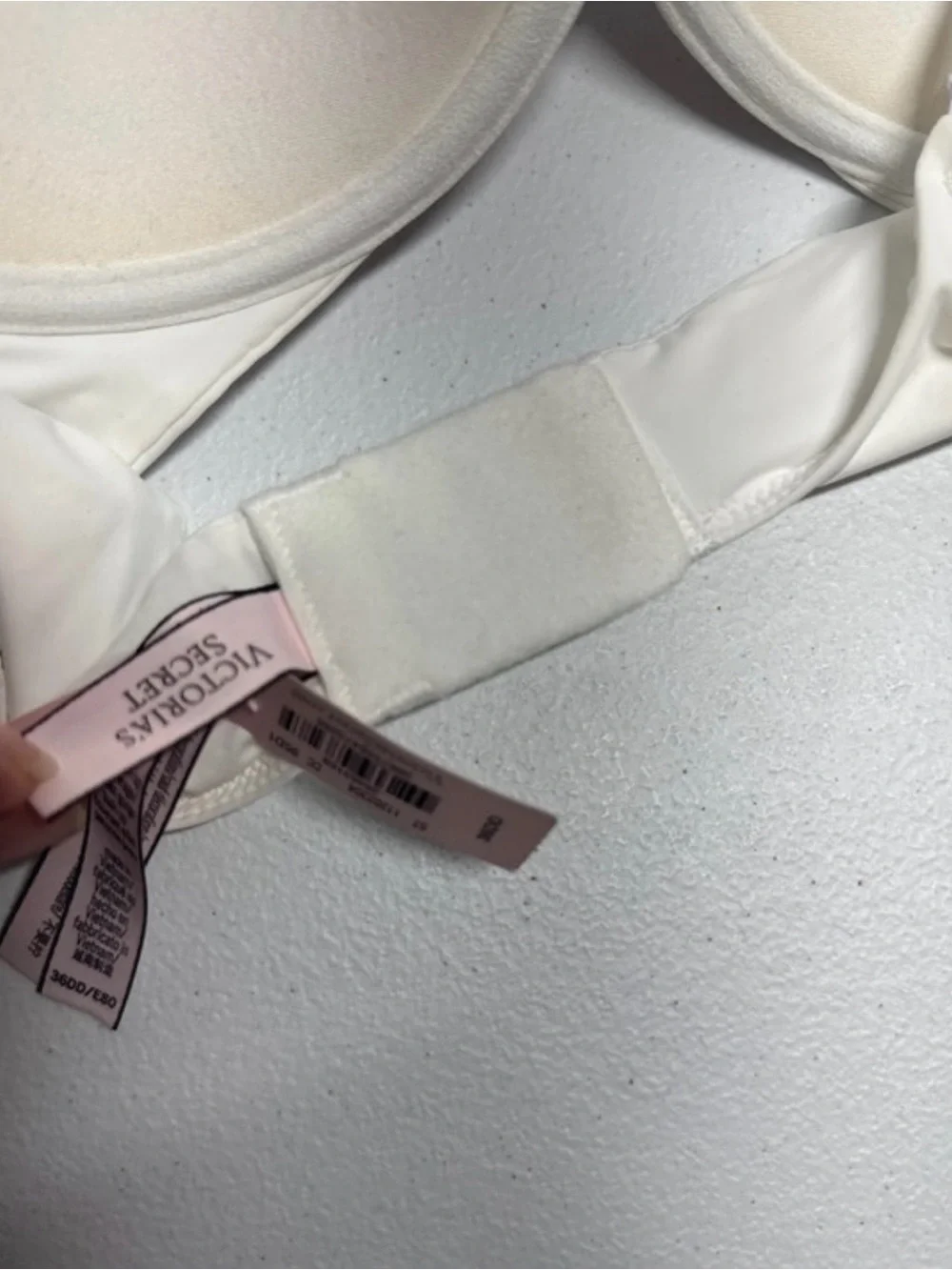 Victoria’s Secret White Under Wire Push Up 36DD Bra